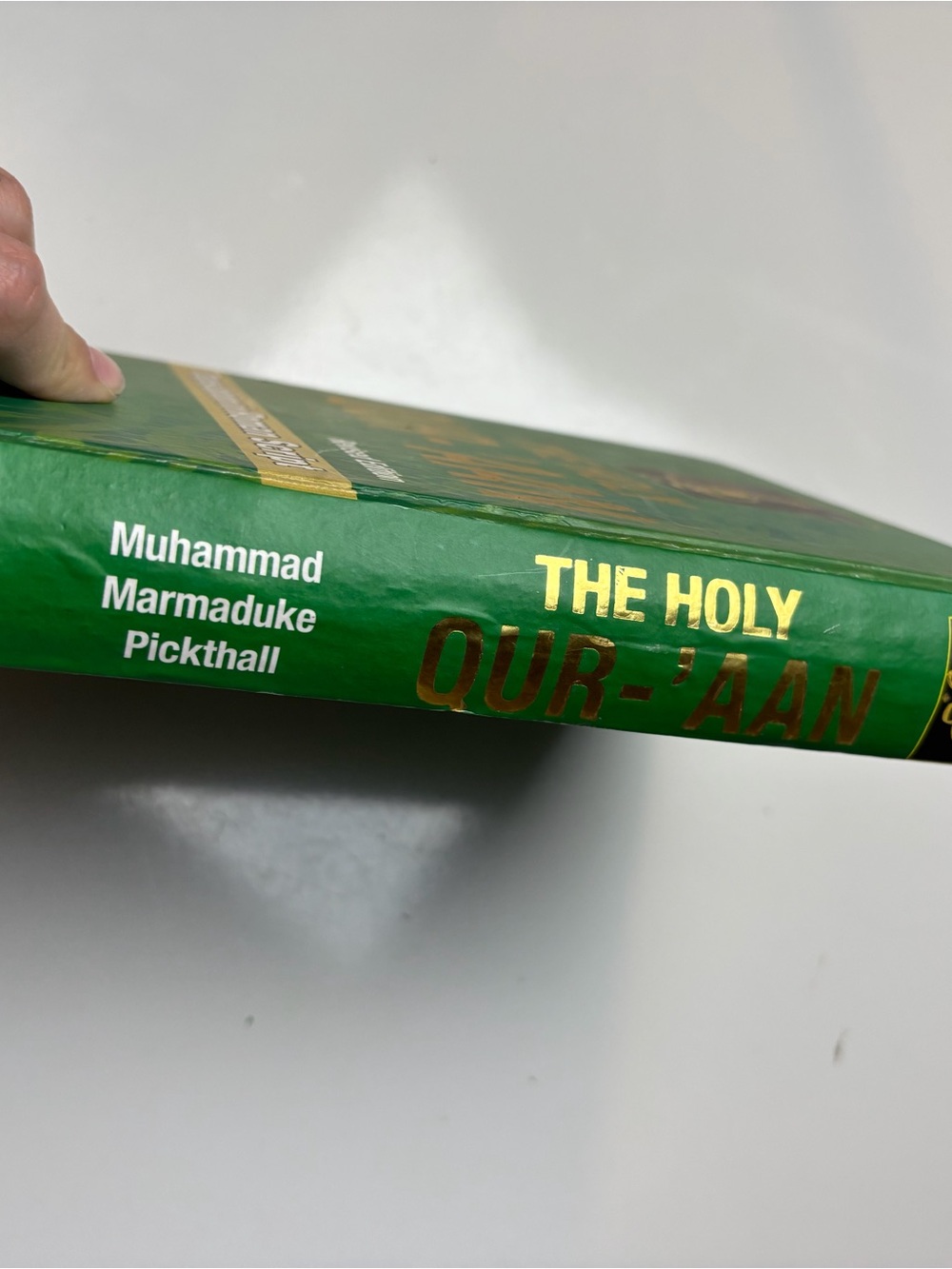 The Holy Quran translation in Roman Script hardcover book - Picture 2 of 8
